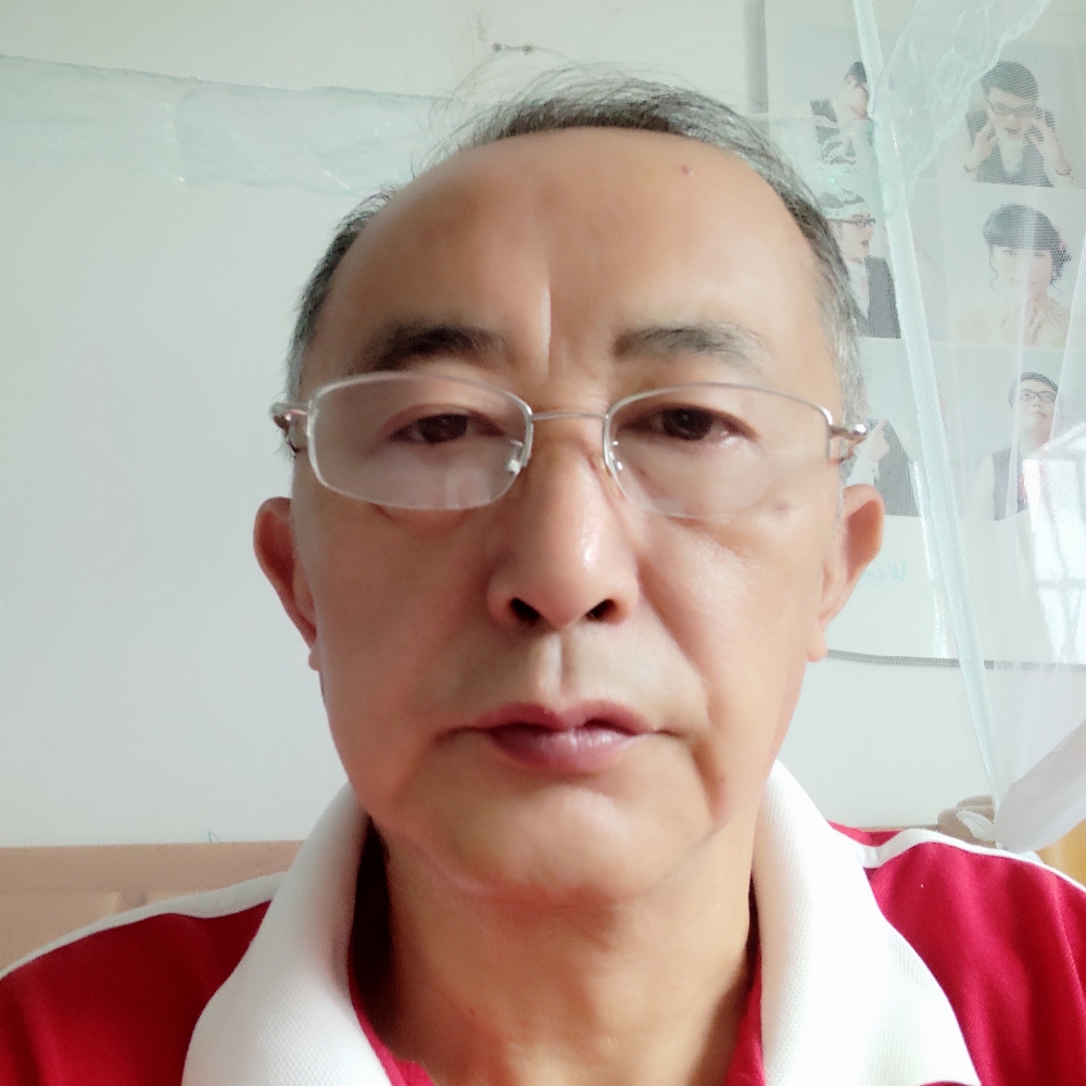 花瓣浅吻暧昧的照片