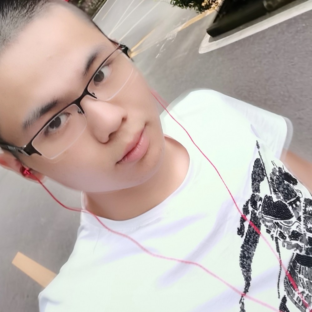 青涩男孩的照片