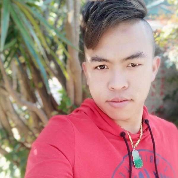 笑靥清秀的照片