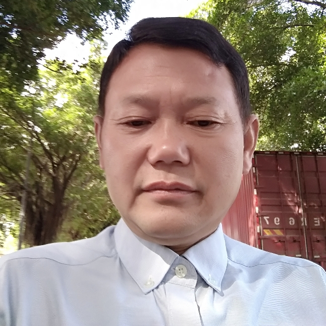 爱撒娇扯菠萝的照片