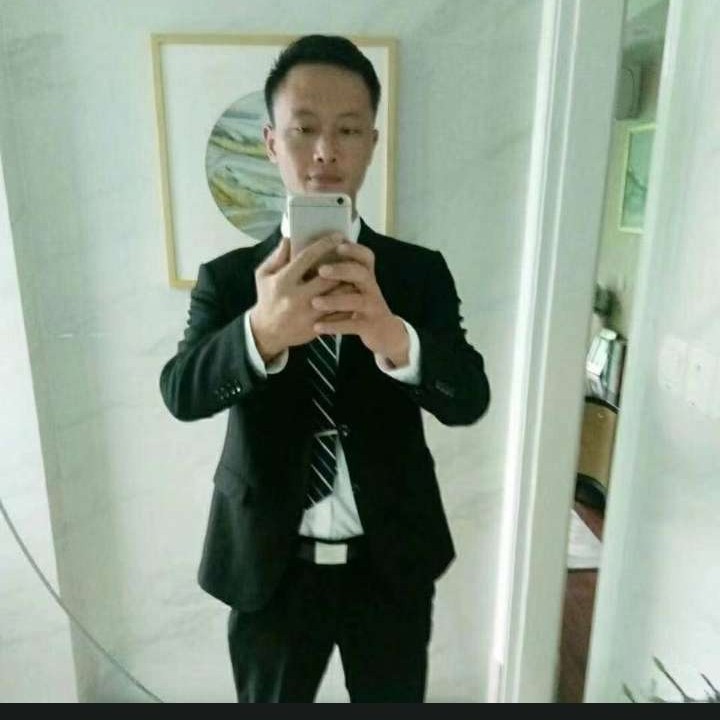 冷酷邂逅路人的照片