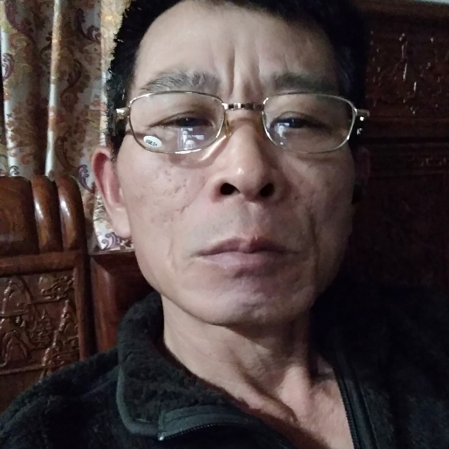 书本邂逅开心的照片