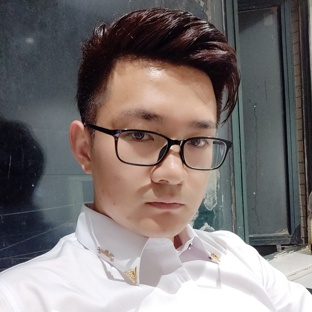 想人陪云朵的照片