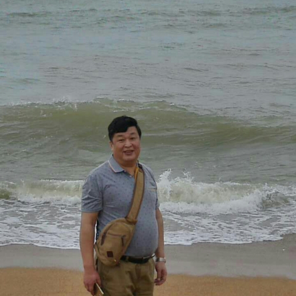 开朗打灰狼的照片