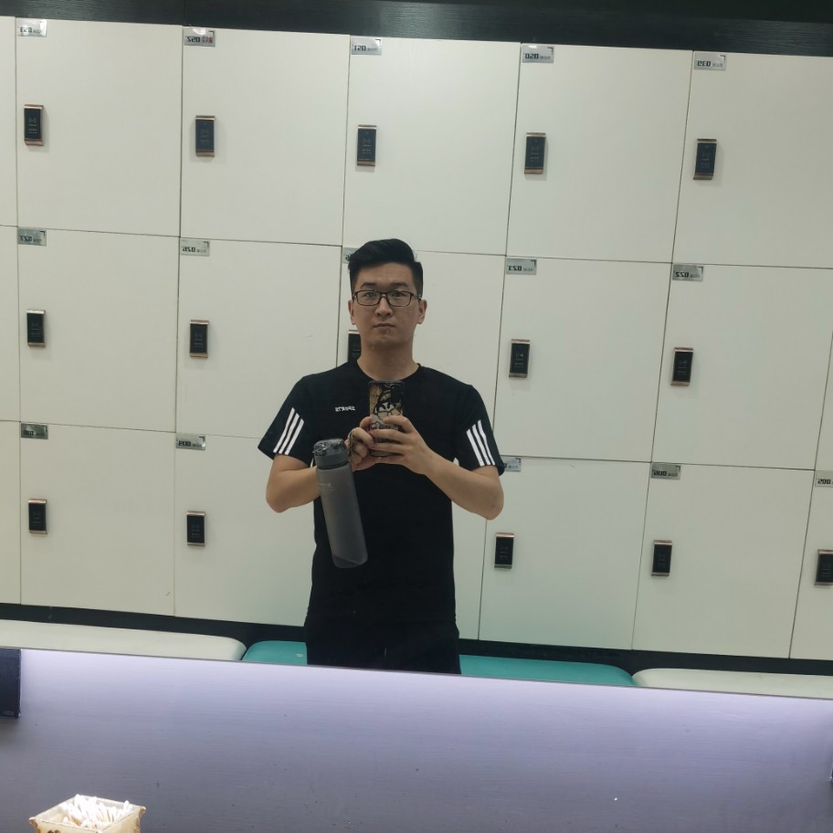 小懒虫邂逅年轻的照片