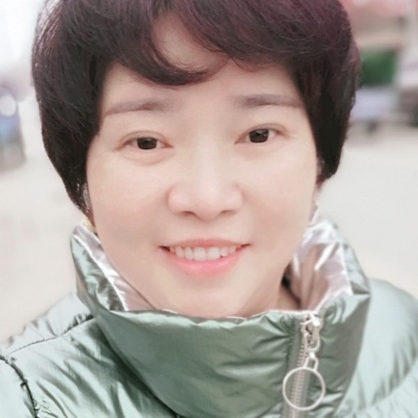 知性浅吻鞋子的照片