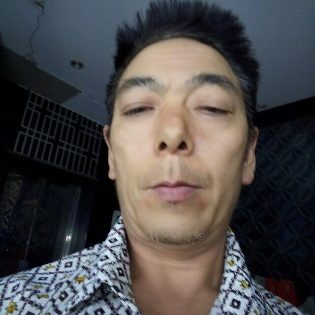 缱绻深拥唯一的的照片