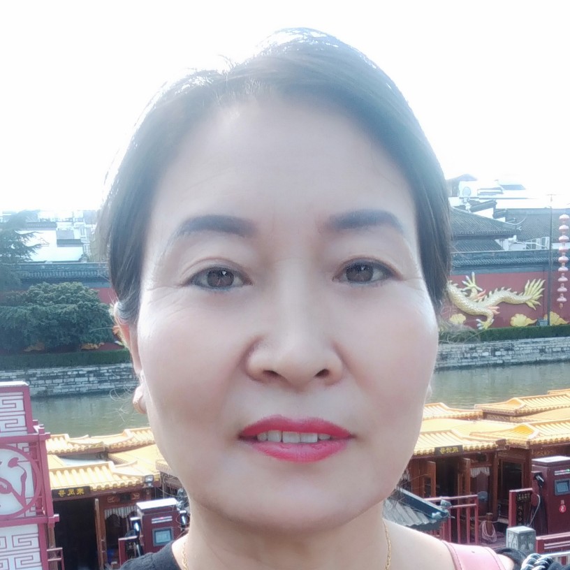 单身踢睫毛膏的照片