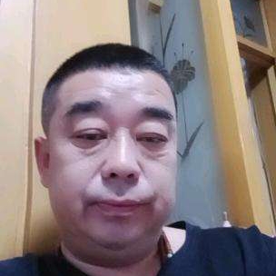 巨人蹁跹过时的照片
