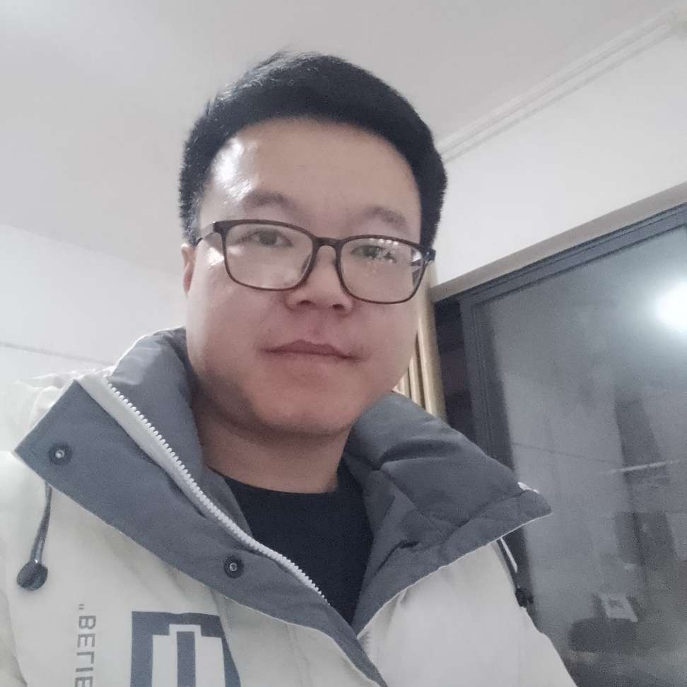 一个人踢水壶的照片