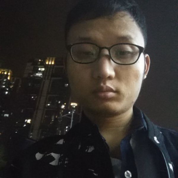 韶华深拥亲爱的的照片