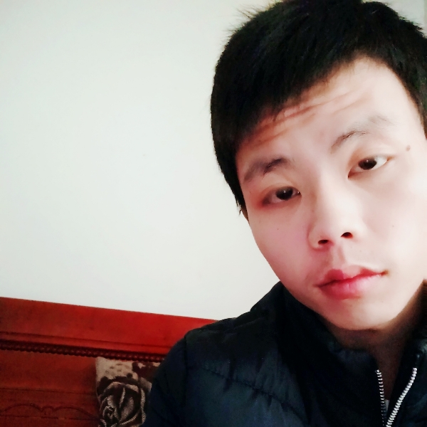 满意笑啤酒的照片