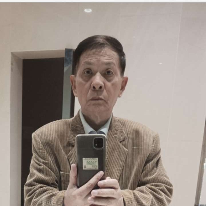 懦弱挽手时空戴俊的照片