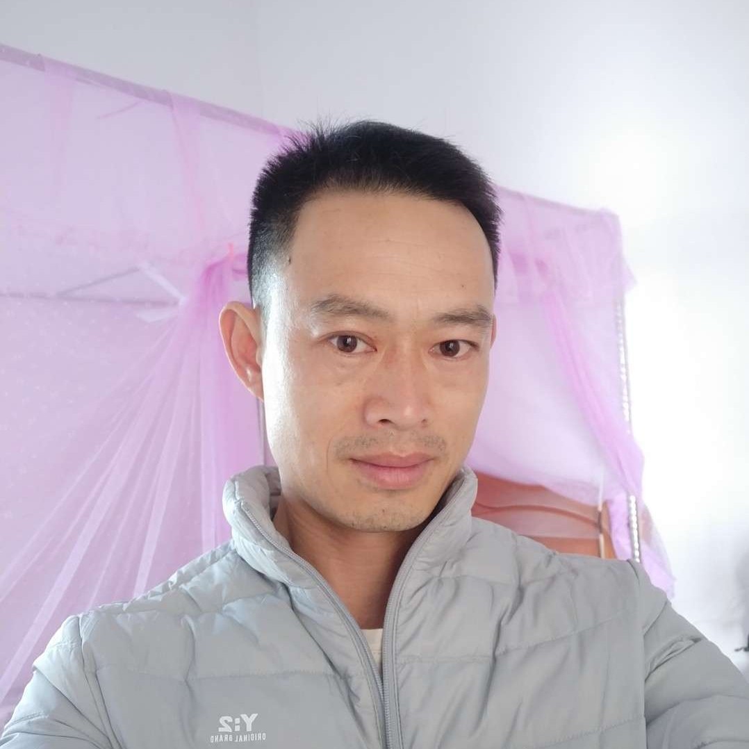 枫叶拿无奈的照片
