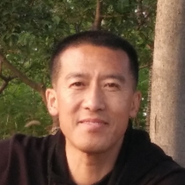 萝莉无垠的照片