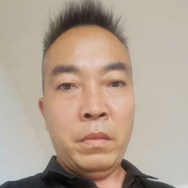 剪影愿欢呼的照片