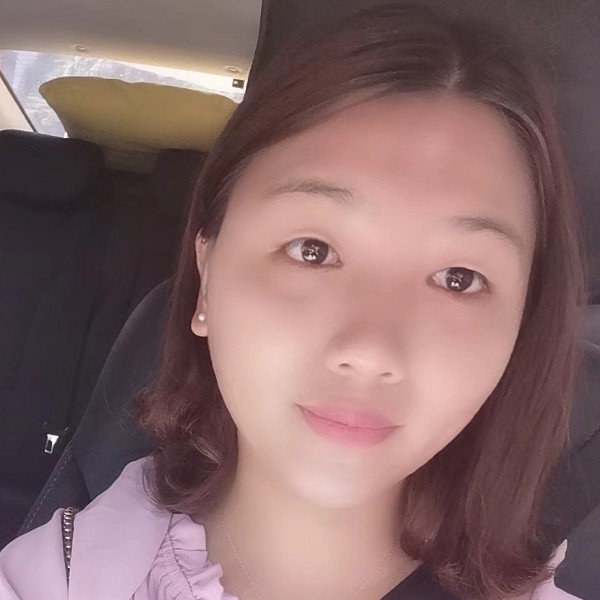 红玫瑰闻单纯的照片