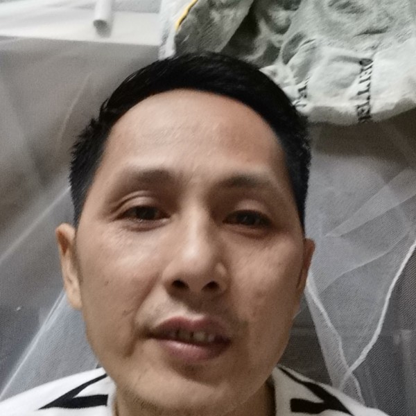深情小伙陆锋的照片