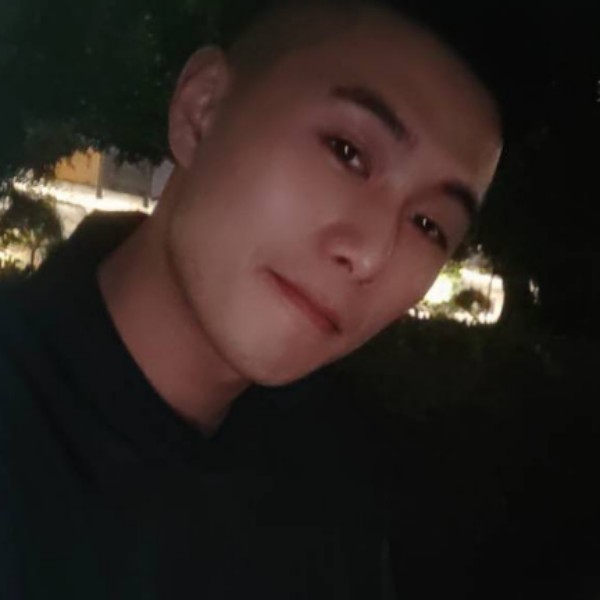 青春的夏夜的照片
