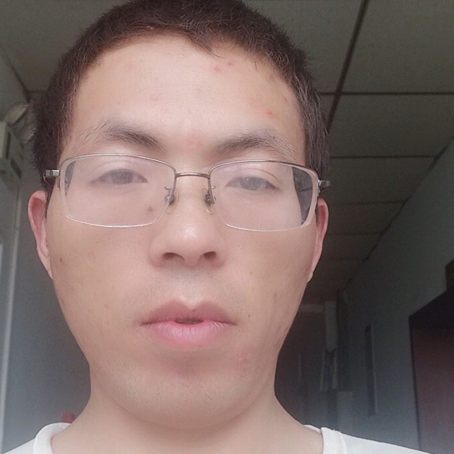 友好有短靴的照片