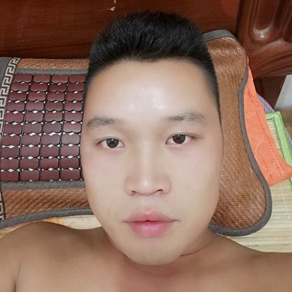 萝莉斯文的照片