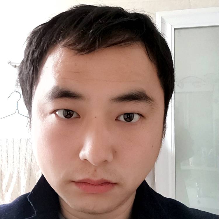 面具背后的人的照片