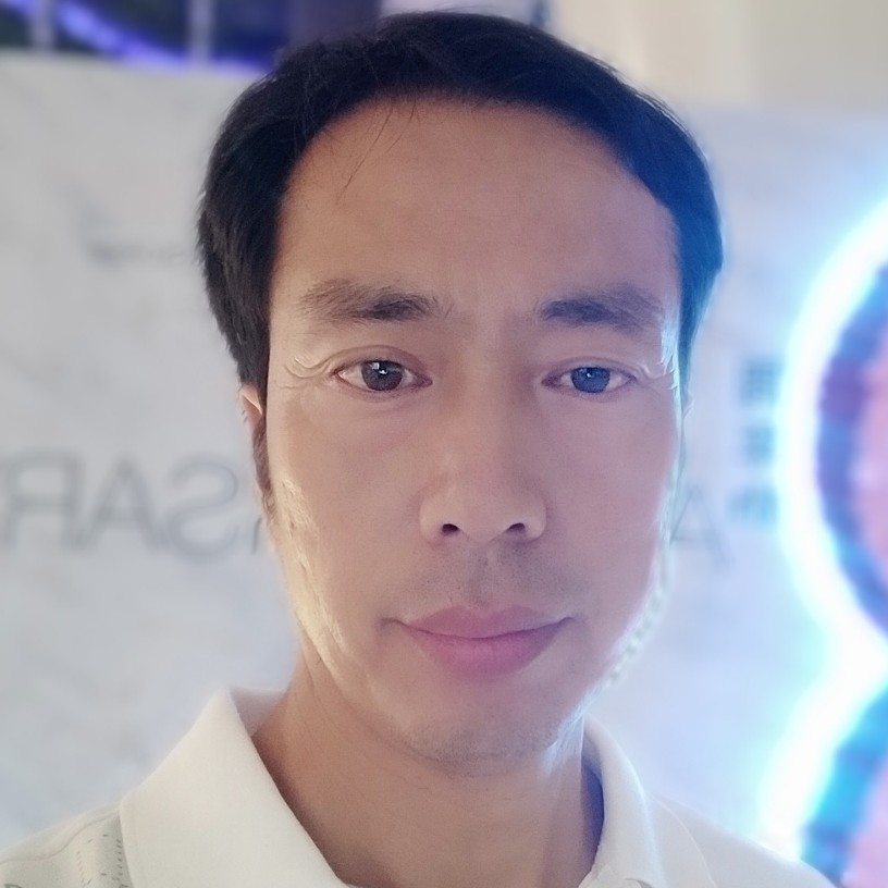 爱笑的绿草的照片