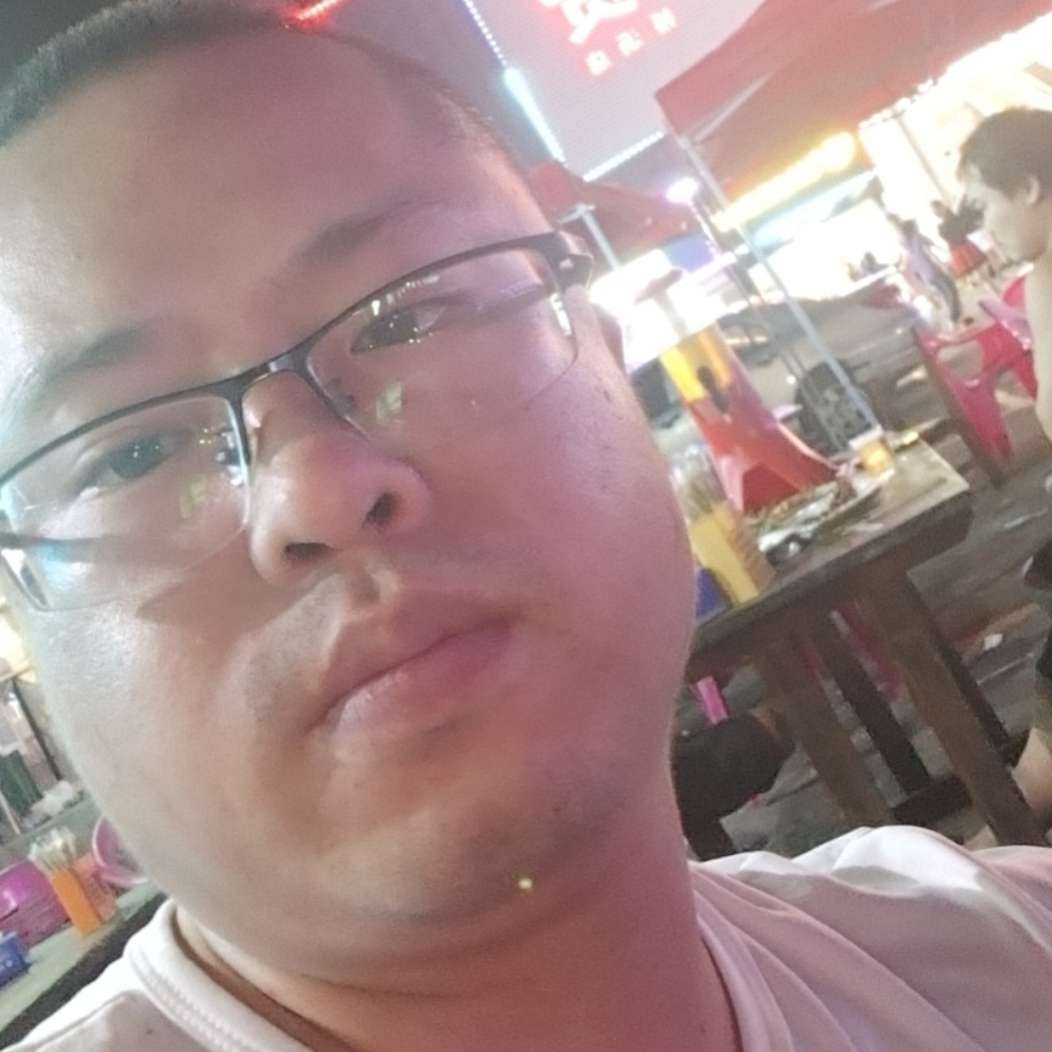 龙猫等待自由的照片