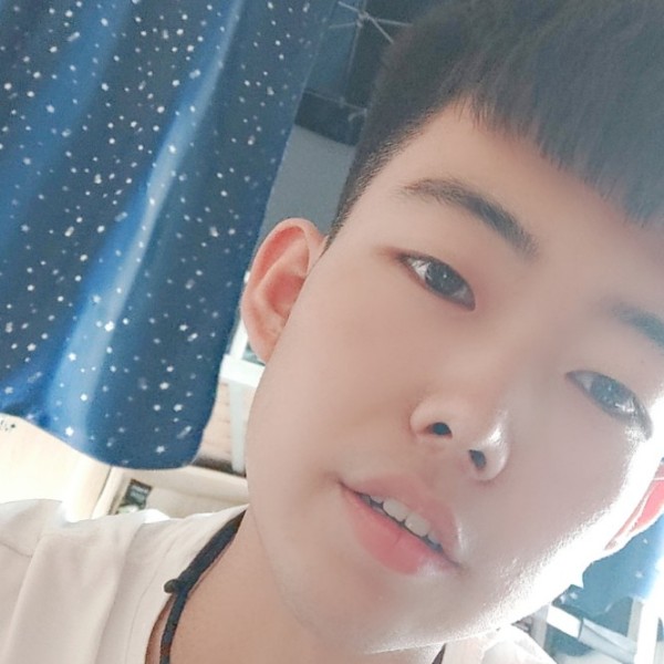 夏笛哥哥超甜的照片