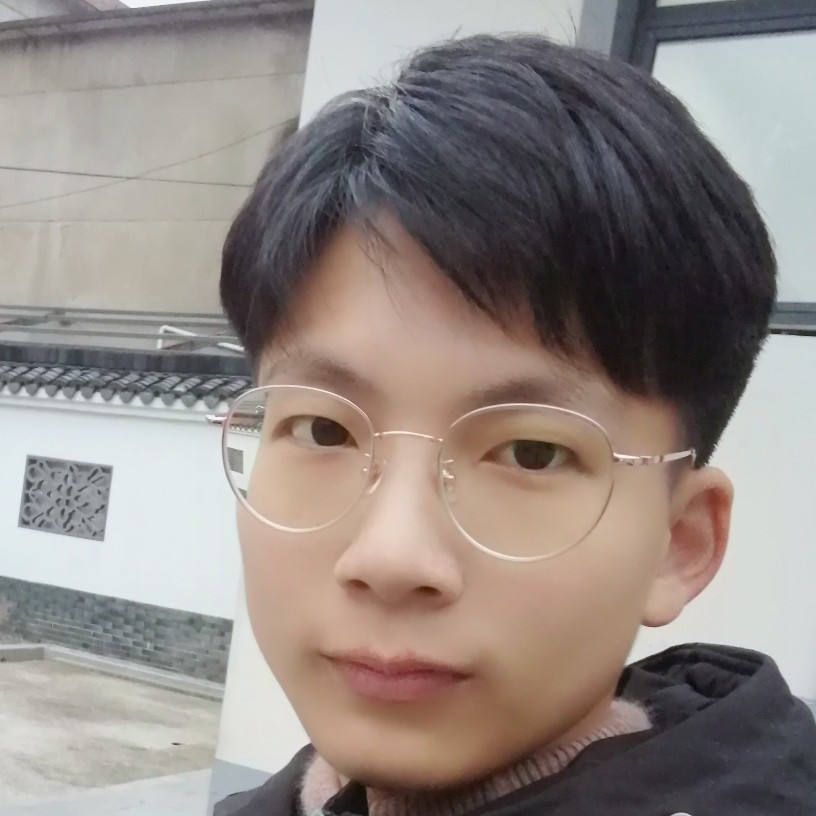 机器猫拿自觉的照片