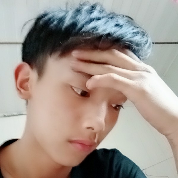 帅气的小男孩的照片