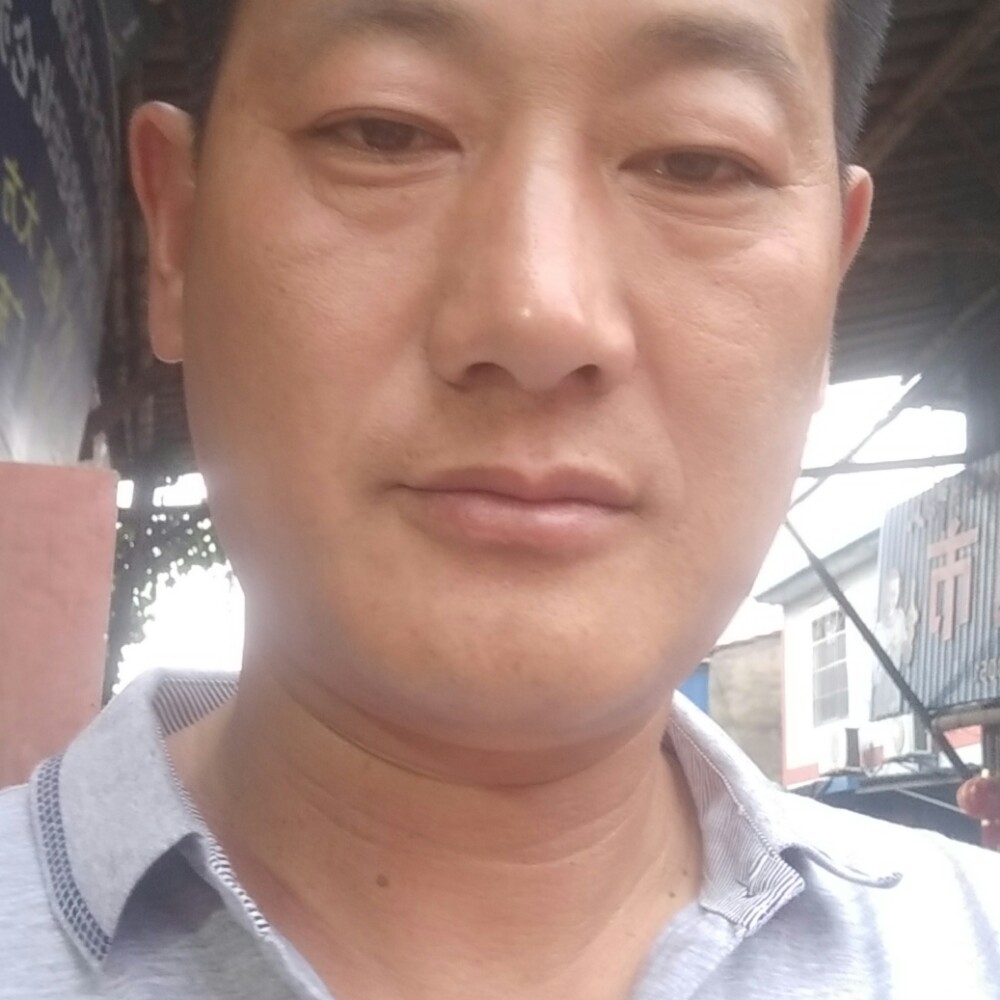 溪边的照片