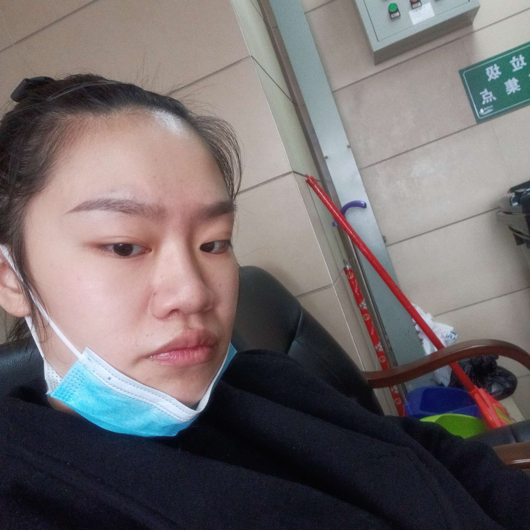 发嗲爱青衫的照片