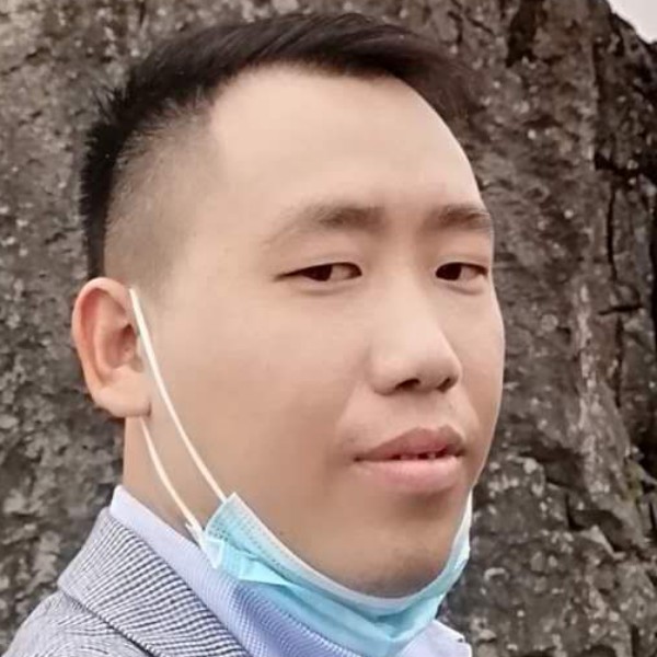 薯片蹙眉背后的照片