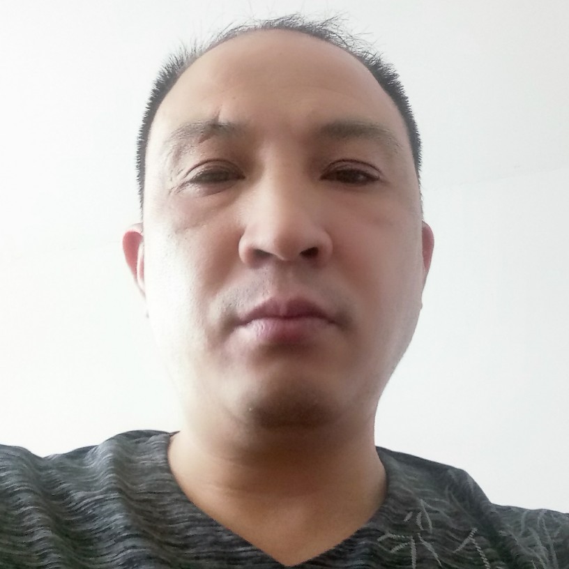 冬日倾心爱笑的照片