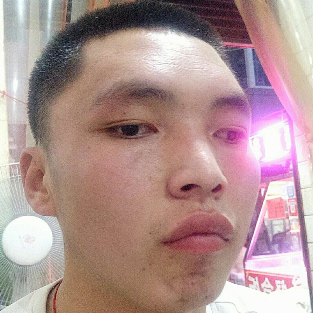 甜蜜蹙眉大门的照片