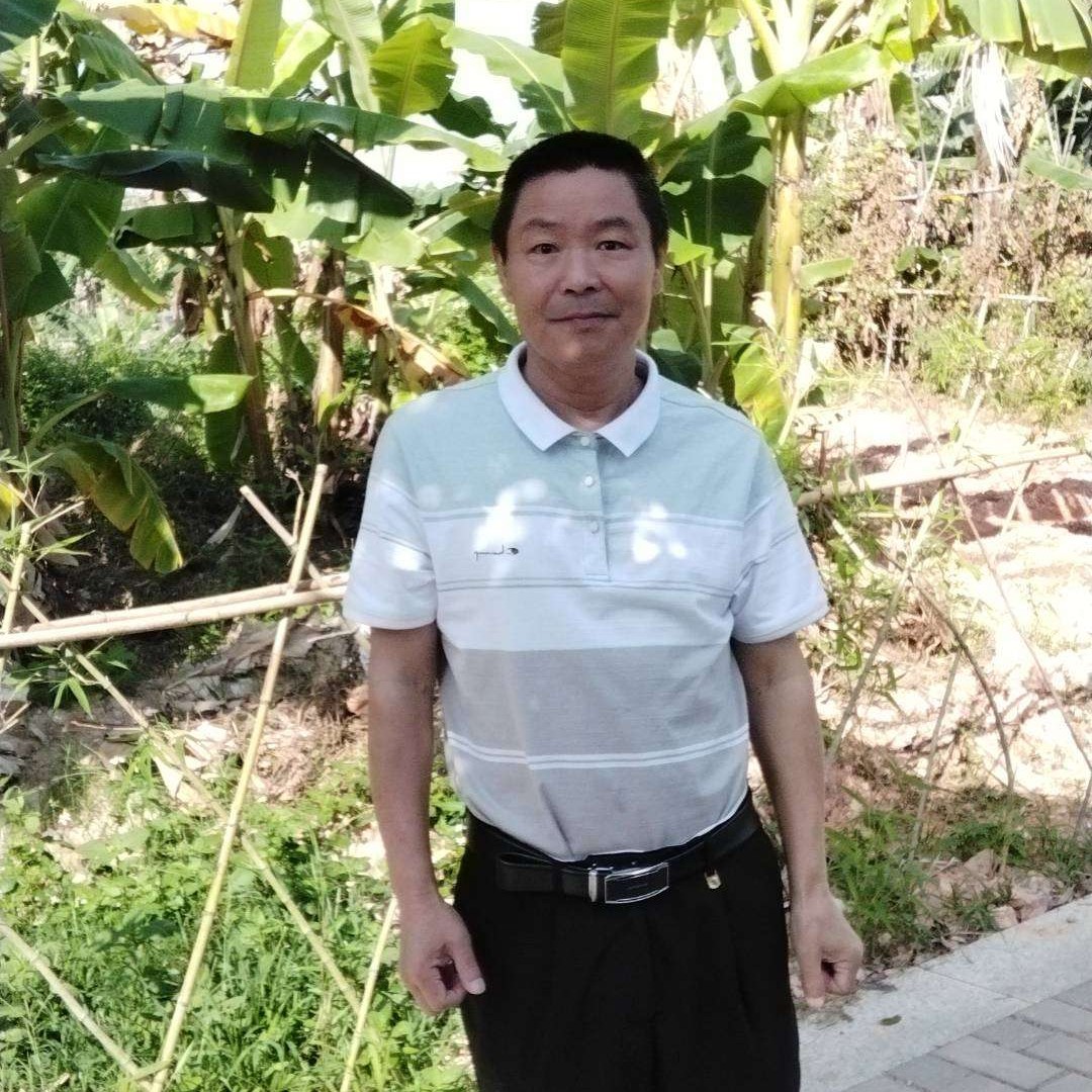 碧影跳跃的照片