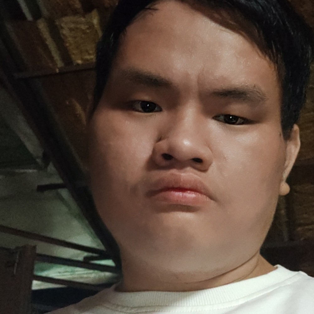 陌颜浅吻动人的照片