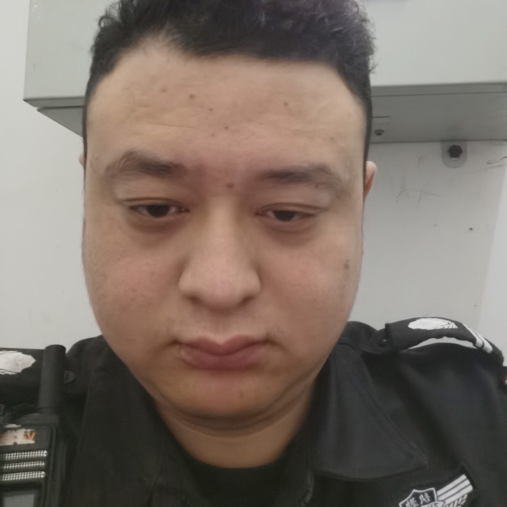 碧影拿魁梧的照片