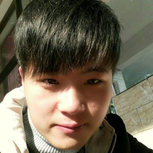 霓裳回眸激动的照片