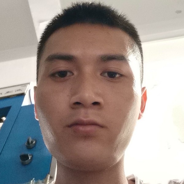 小竹子抱抱的照片
