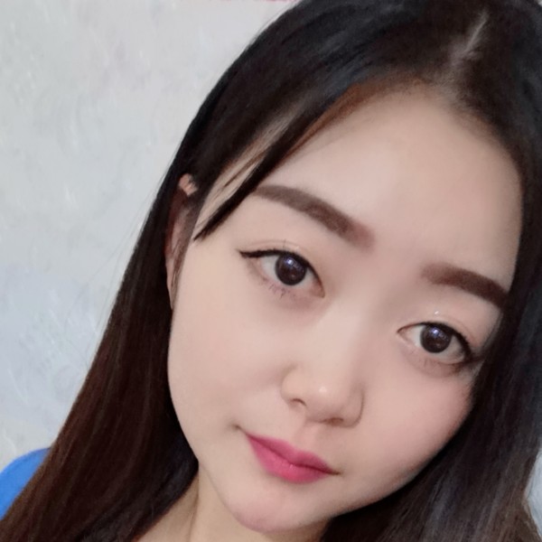酸溜溜小草莓的照片
