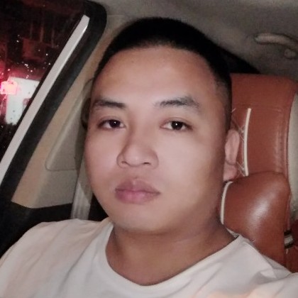 夕阳下的等待的照片