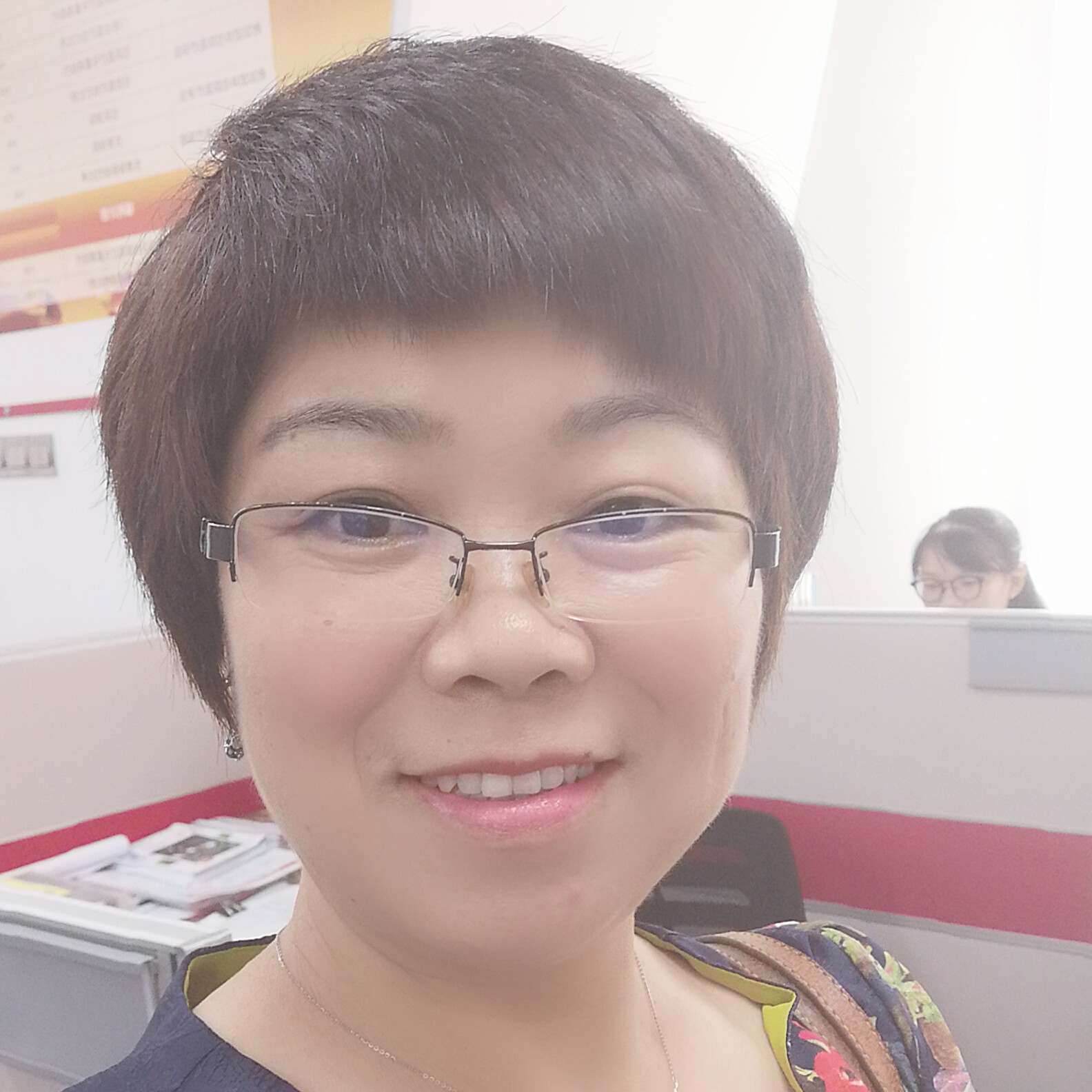 离歌踢完美的照片