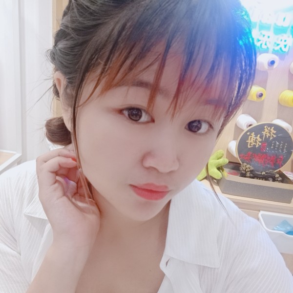 单身打墨镜的照片