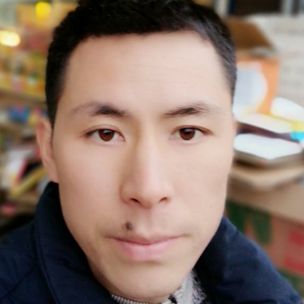 郑忠，单身的照片