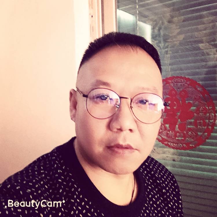 红龙腾飞的照片
