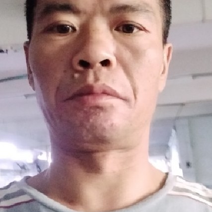 晨阳深拥的照片