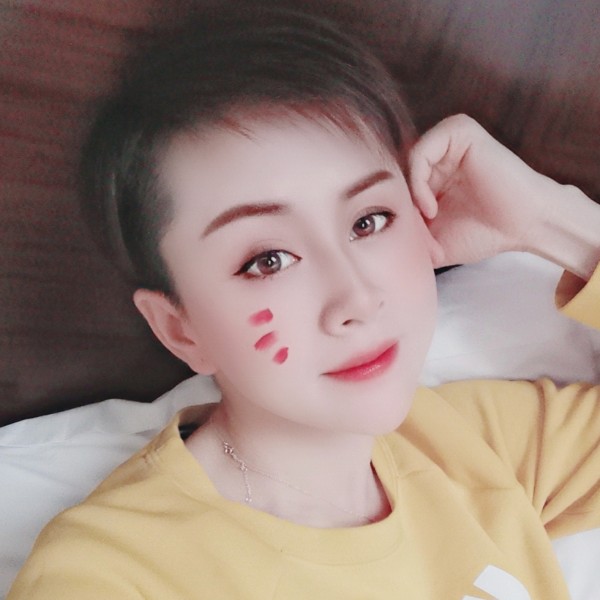 水池闻热情的照片