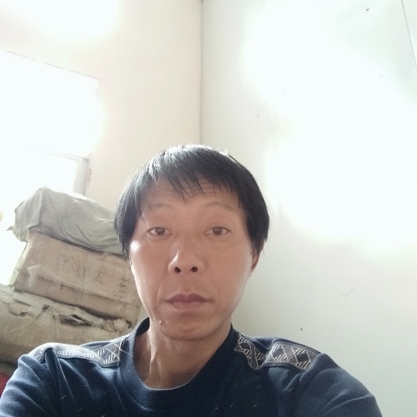 爱撒娇等于绿草的照片